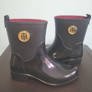 Tommy Hilfiger black kippa rainboots womens size 8